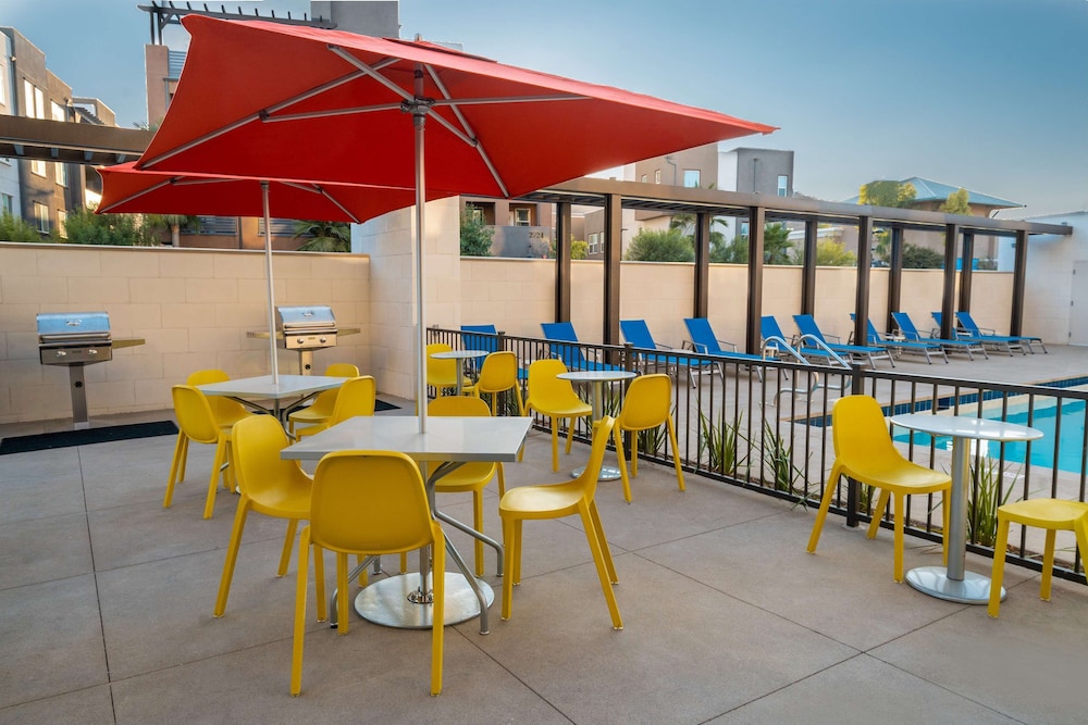 Home2 Suites by Hilton Corona - photo 35