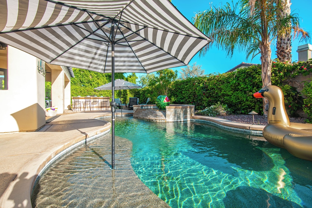 5BR Resort Style Entertainer with Pool Spa BBQ - photo 37