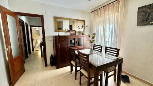 SibsSanlucar Reina 2 del Centro Parking — 4-Star Luxury Hotel in Sanlucar De Barrameda, Spain