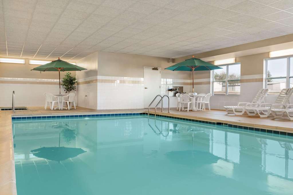 Country Inn & Suites by Radisson Peoria North IL - photo 14