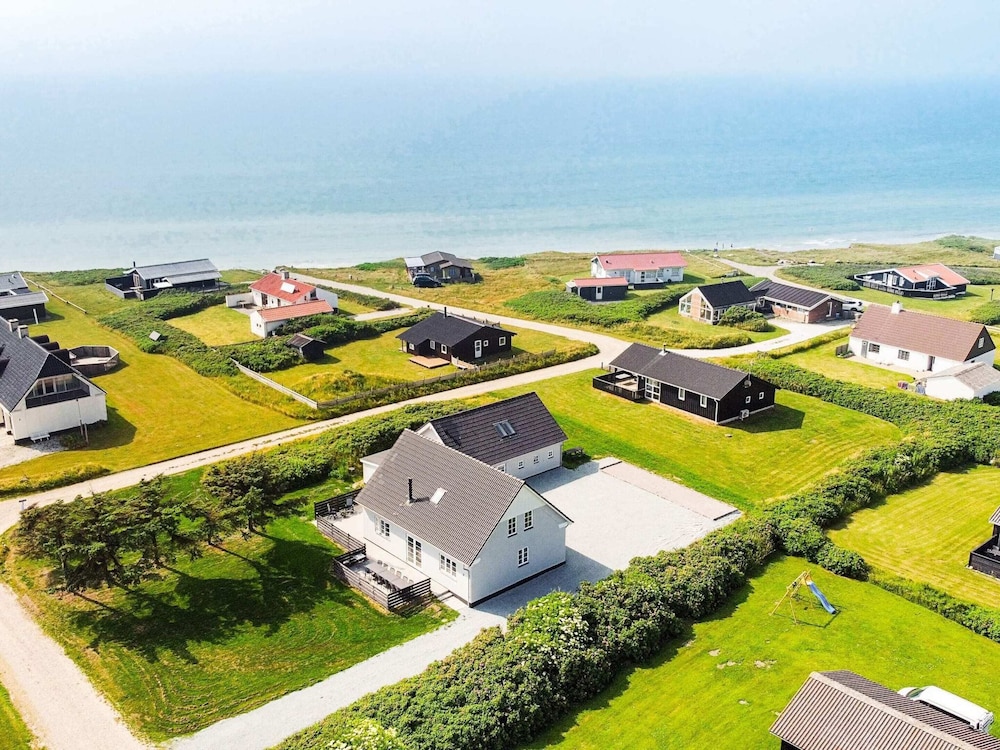 Luxury Beach Retreat By Traum Ferienwohnungen — 4-Star Luxury Hotel in Lokken, Denmark