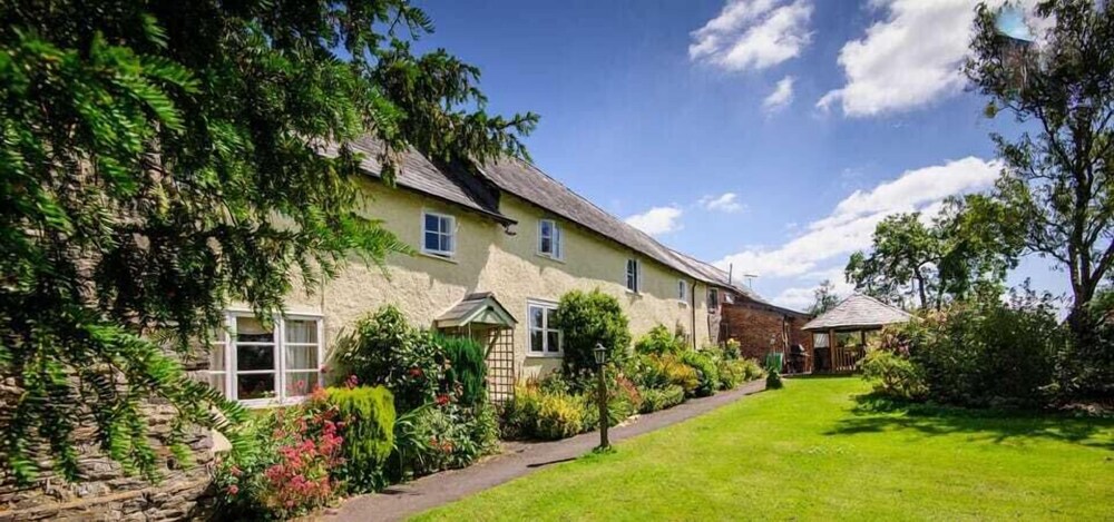 Lowe Farm Bed & Breakfast Leominster — 4-Star Luxury Hotel in Leominster, United Kingdom