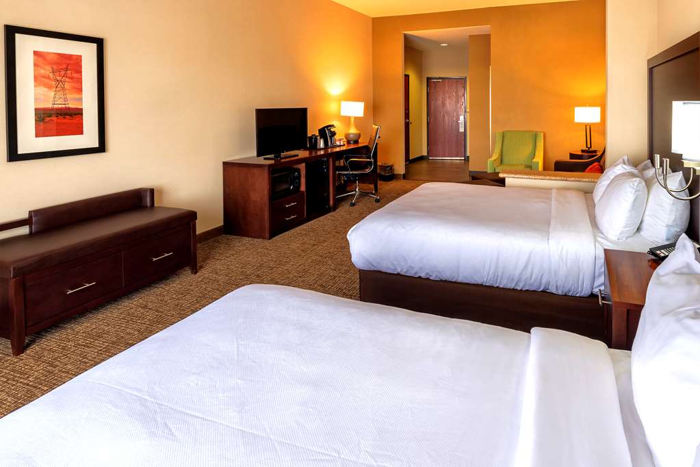 Comfort Suites Goodyear West Phoenix - photo 33