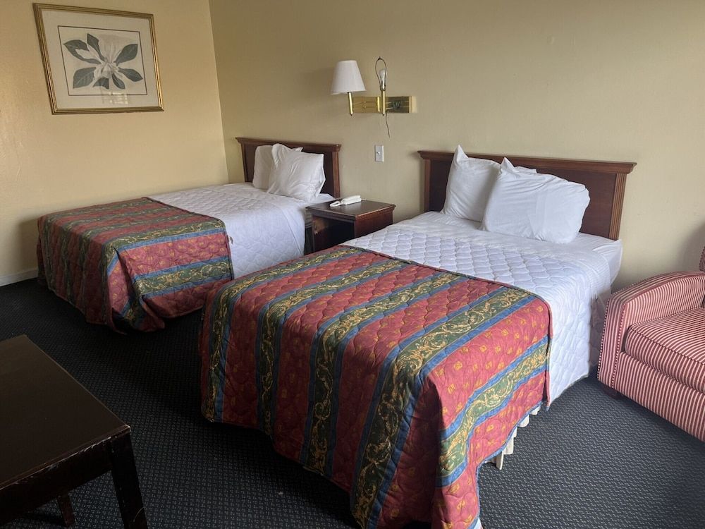 Charlotte Express Inn - photo 12