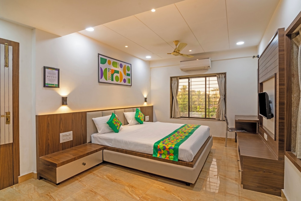 Treebo Petals Suites & Banquet New Town