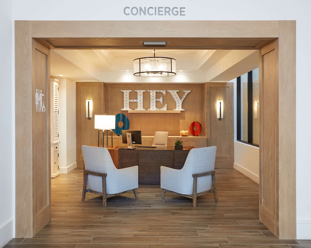 The Waterfront Beach Resort A Hilton Hotel - photo 3