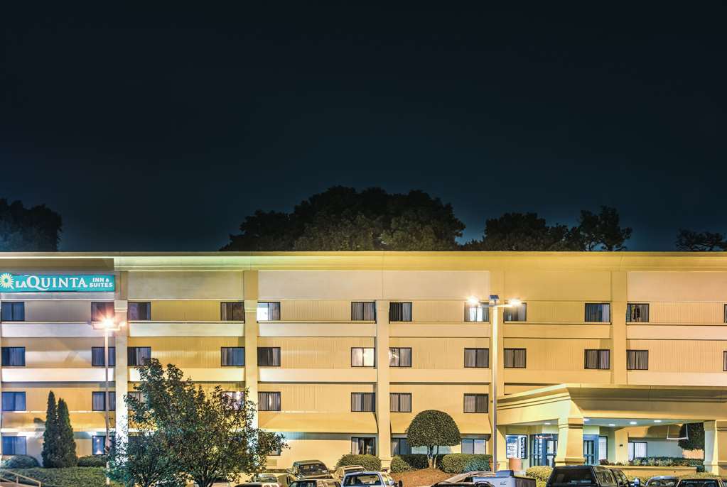 La Quinta Inn & Suites by Wyndham Atlanta Roswell - photo 2