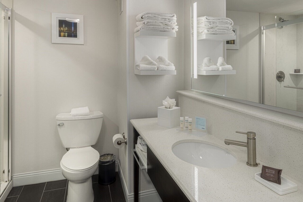 Hampton Inn Carlstadt At The Meadowlands - photo 19