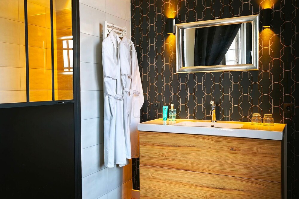 Lala Saul in Quimper, France