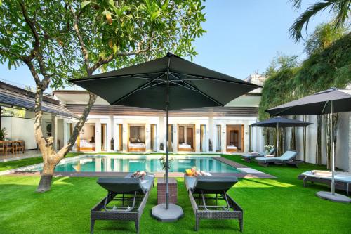 Best Location 9 Bedr Pool Villa Close To Beach — 4-Star Luxury Hotel in Seminyak, Indonesia