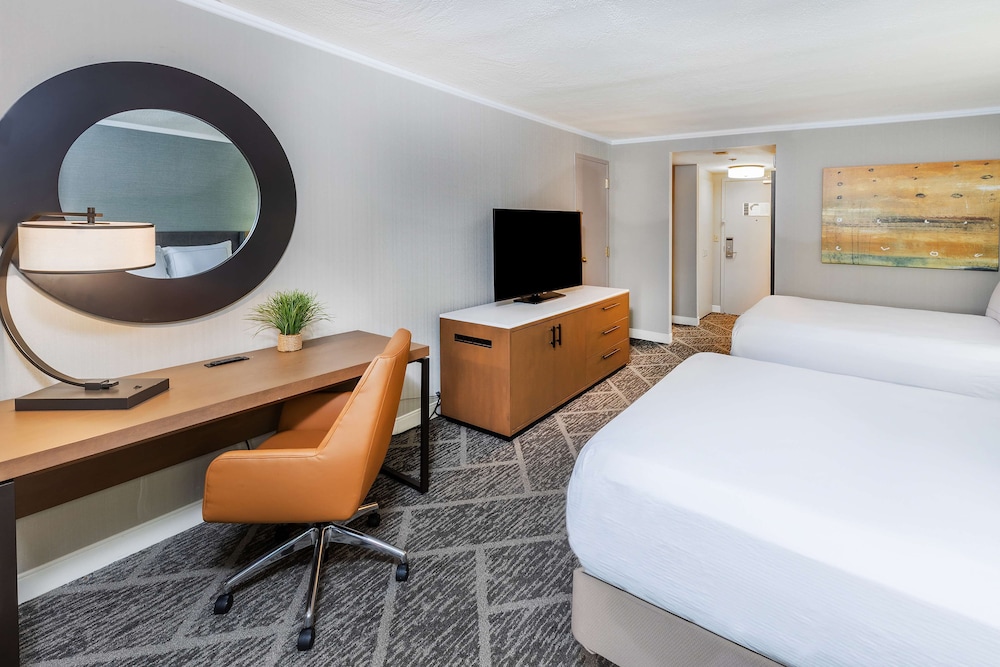 DoubleTree by Hilton Tulsa Warren Place - photo 34