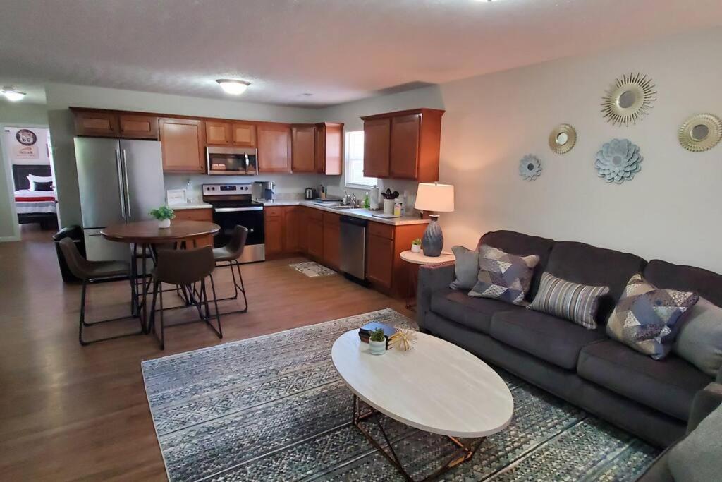 Diamond in the Sky 704 in Middletown, United States