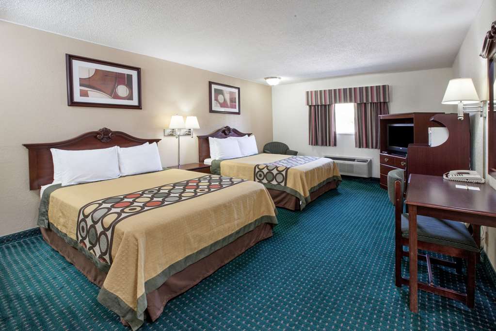 Super 8 by Wyndham Clinton - photo 11