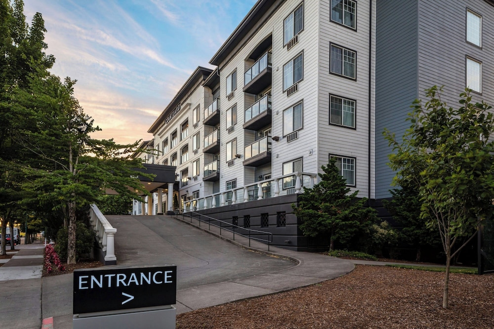 Courtyard by Marriott Portland North - photo 34
