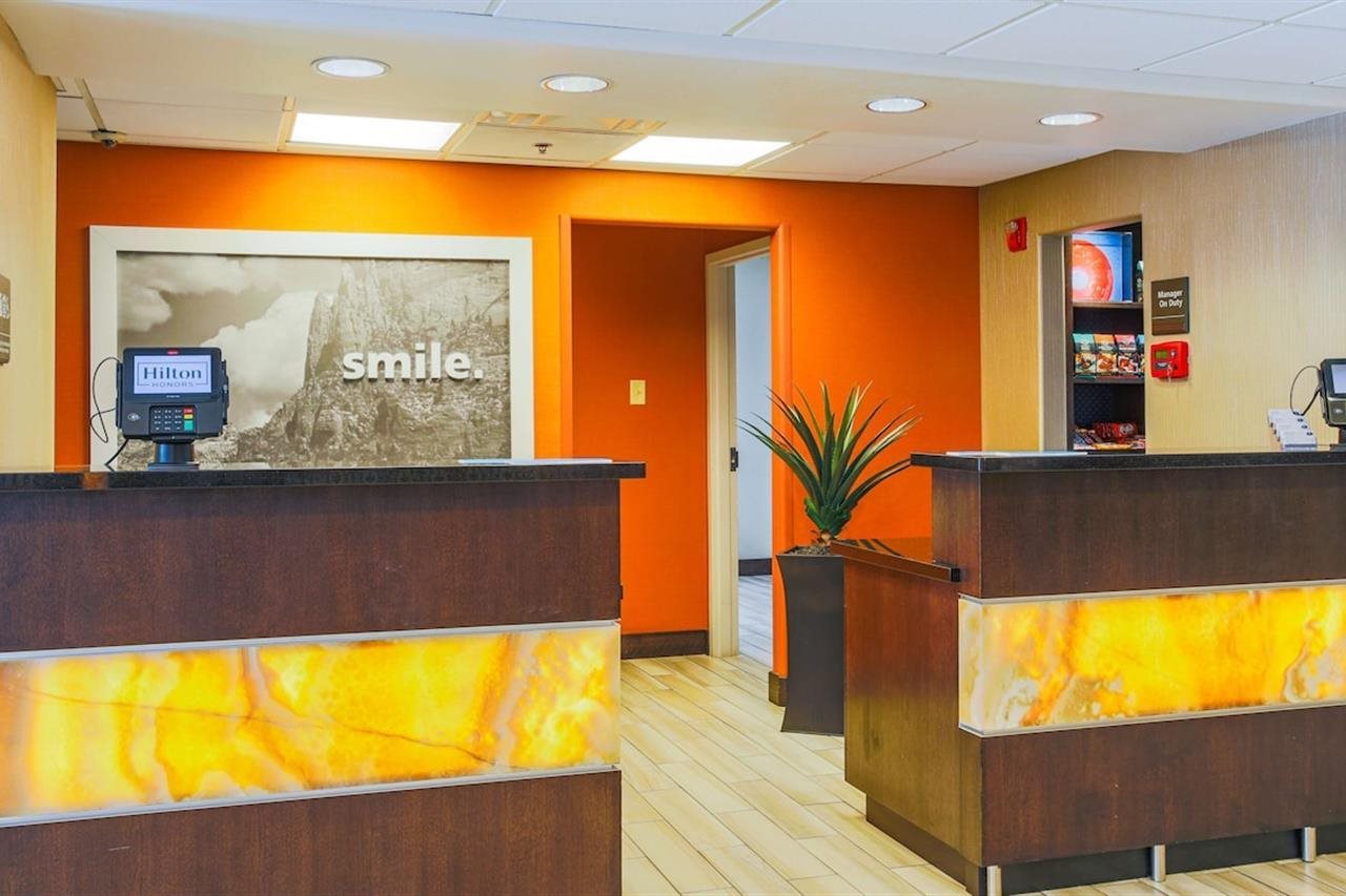 Hampton Inn Prescott - photo 7