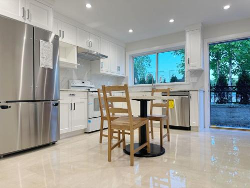 Brand new cozy first floor room for staying in Vancouver, Canada