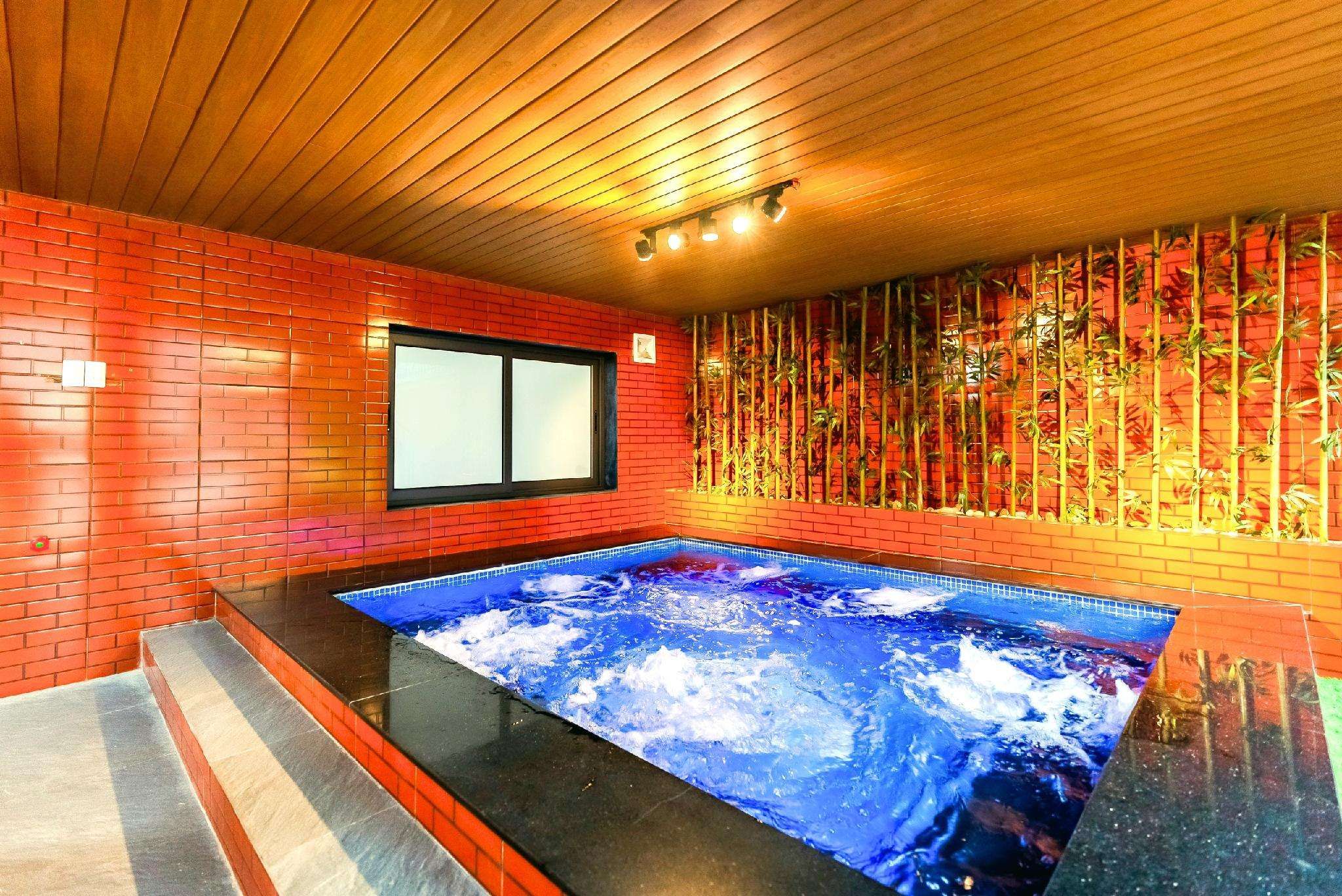 Family House Nội Bài Airport Hotel in Hanoi, Vietnam