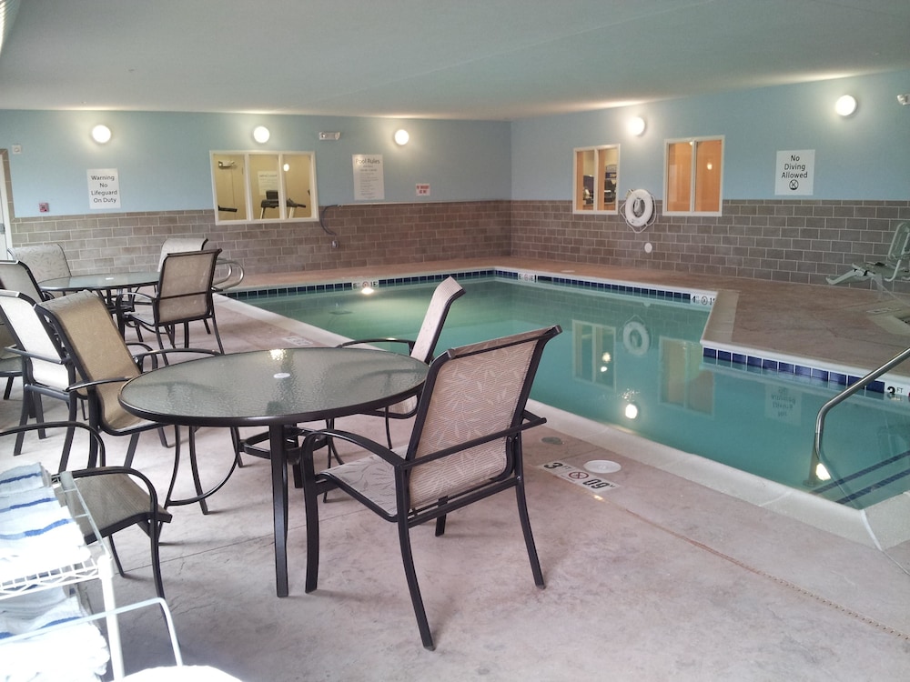 Holiday Inn Express Hotel & Suites Albert Lea I 35 by IHG - photo 25