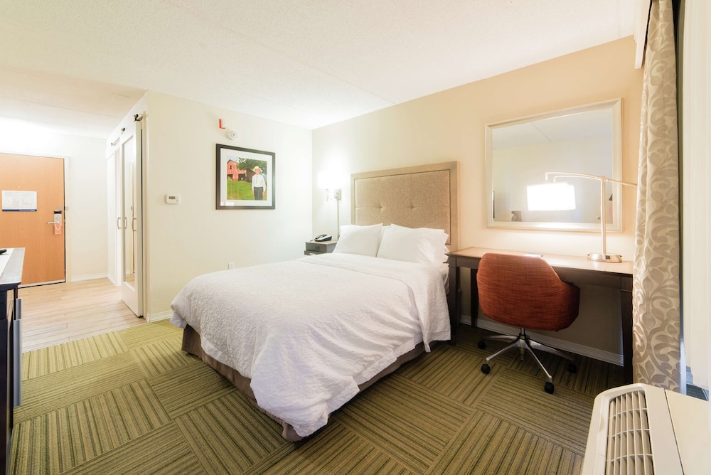 Hampton Inn Caryville I 75 Cove Lake State Park - photo 23