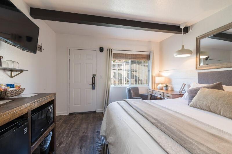Shell Beach Inn - photo 90