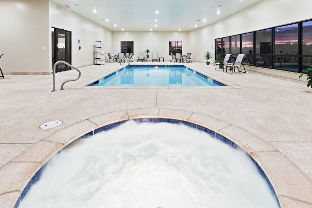 Holiday Inn Express Hotel & Suites Brownfield by IHG - photo 25