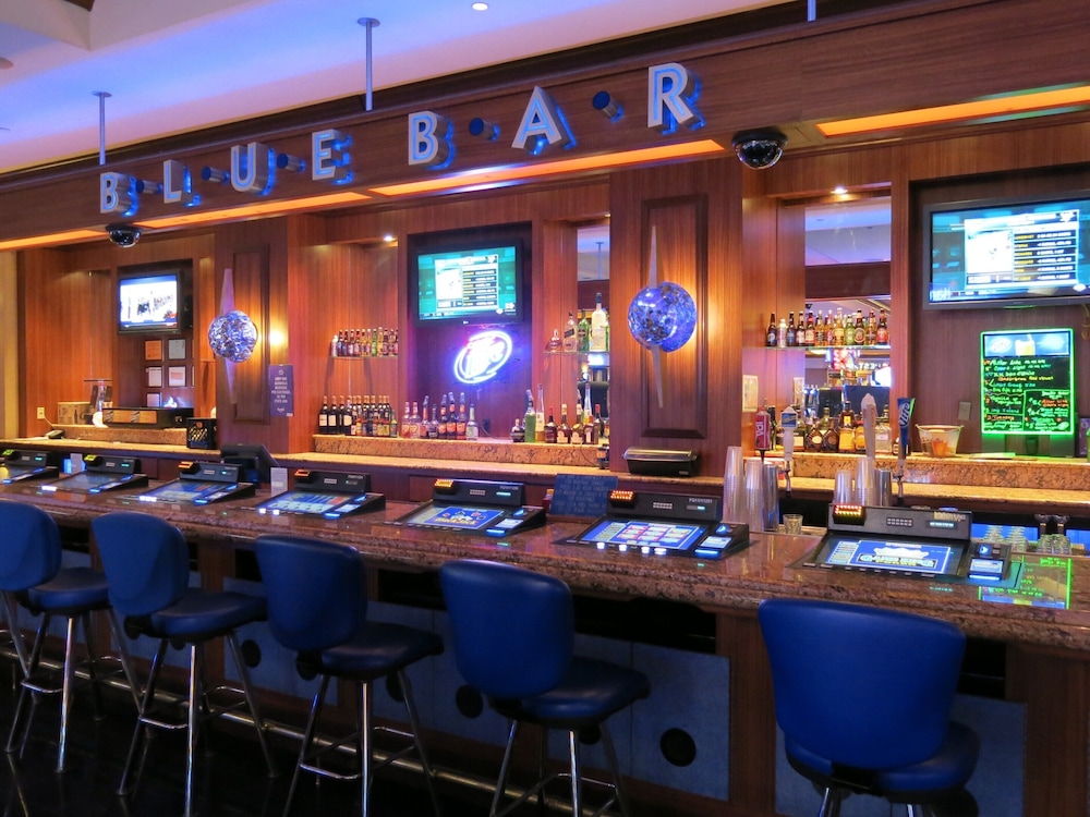 Harrah's Joliet Casino & Hotel A Caesars Rewards Destination - photo 42