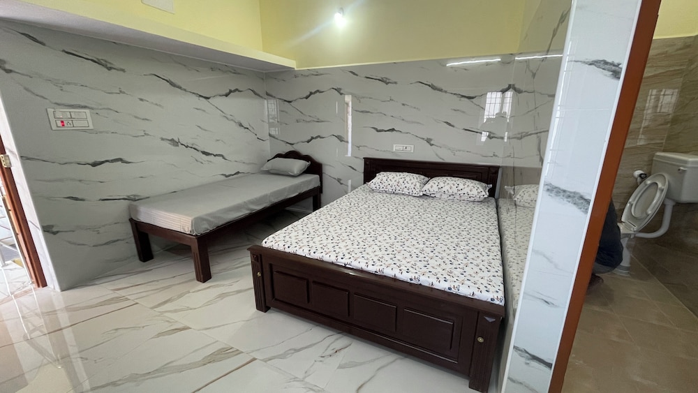Rr Residency - carbon neutral hotel in Walajapet