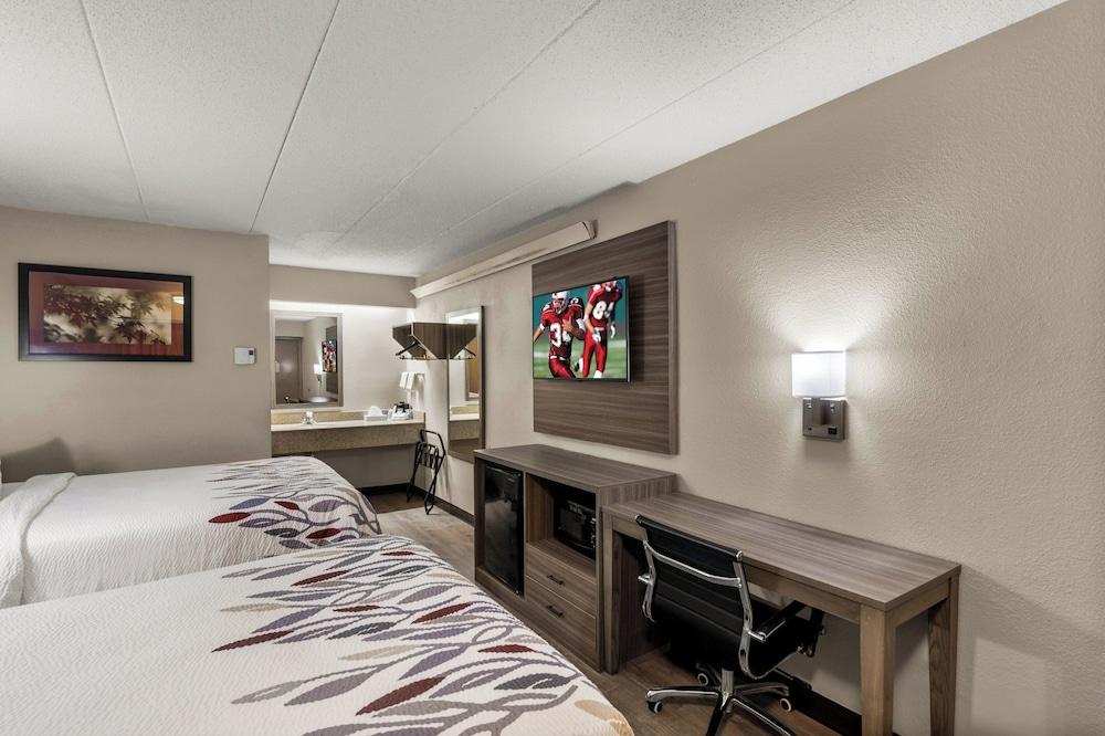 Red Roof Inn Enfield - photo 16