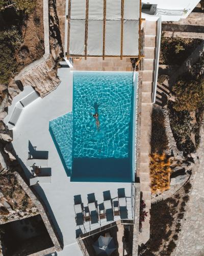 On The Rocks Villas Ios — 4-Star Luxury Hotel in Chora, Greece