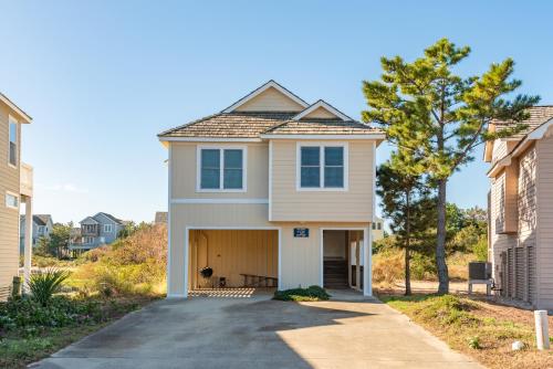 Cloudless Day - carbon neutral hotel in Nags Head