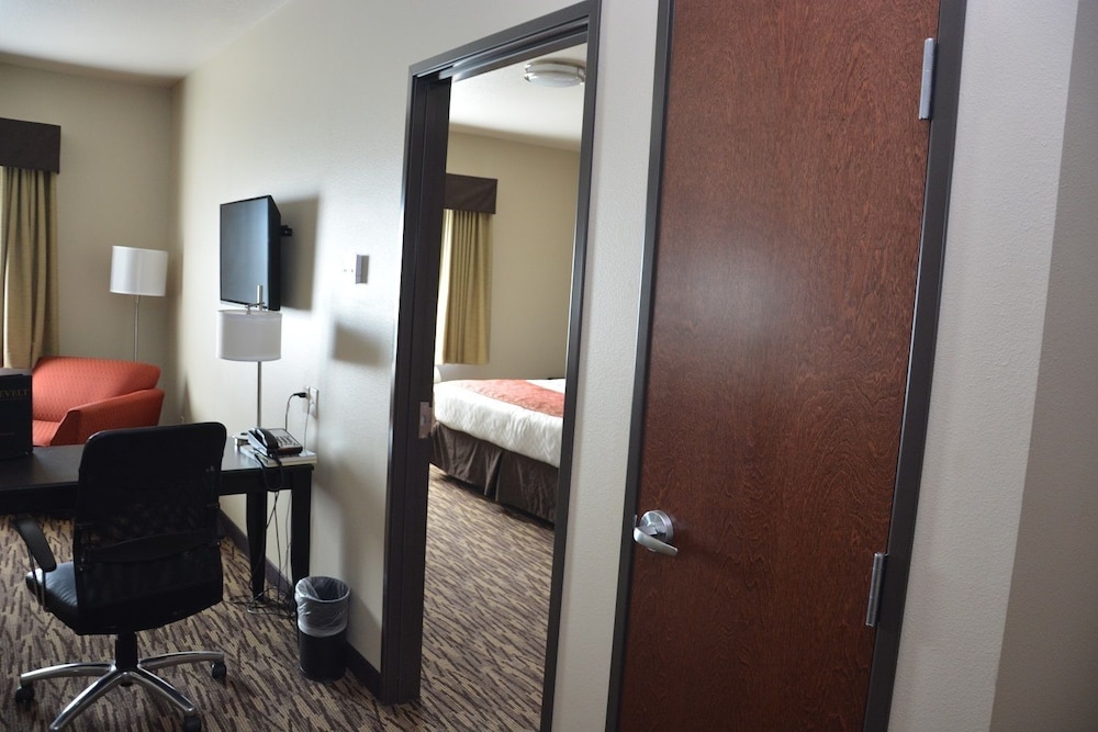 Roosevelt Inn and Suites - photo 37