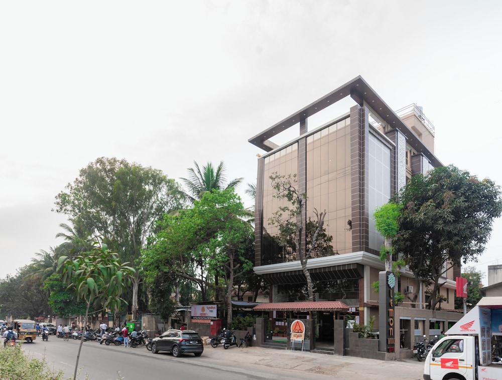 Treebo Lemon Wood Suites - last minute hotel in Pune