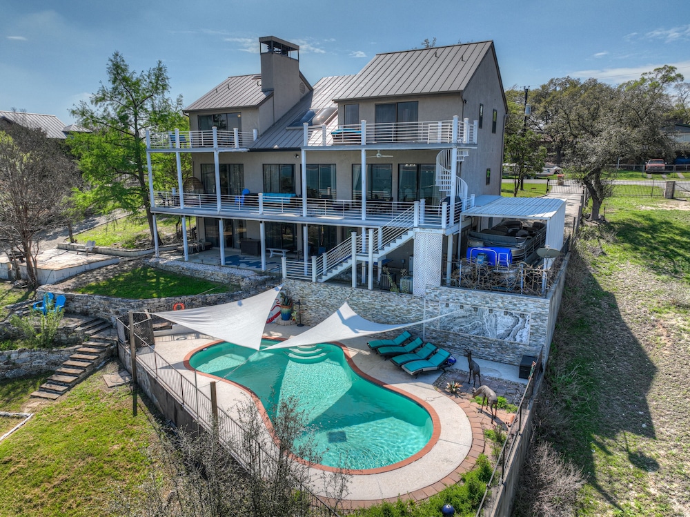 Canyon Lake Luxury Pool Games & Stunning Views in Canyon Lake, United States