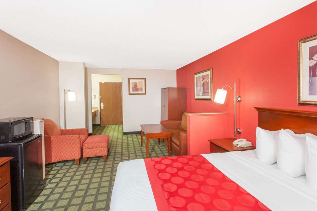 Ramada Limited Decatur - photo 10