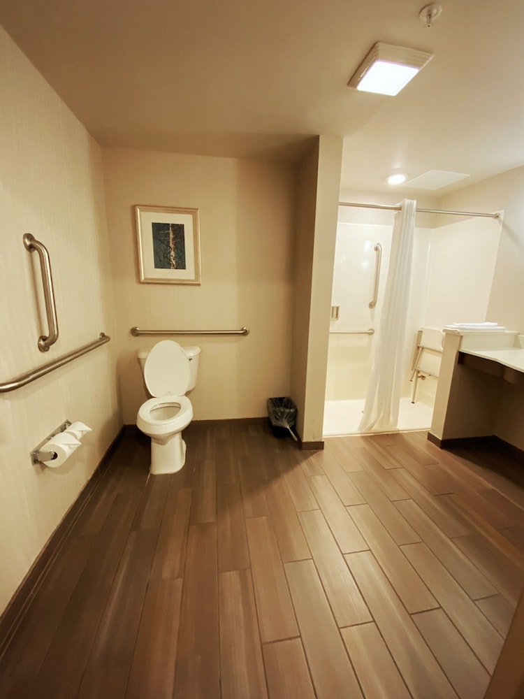 Hilton Garden Inn Bristol - photo 33