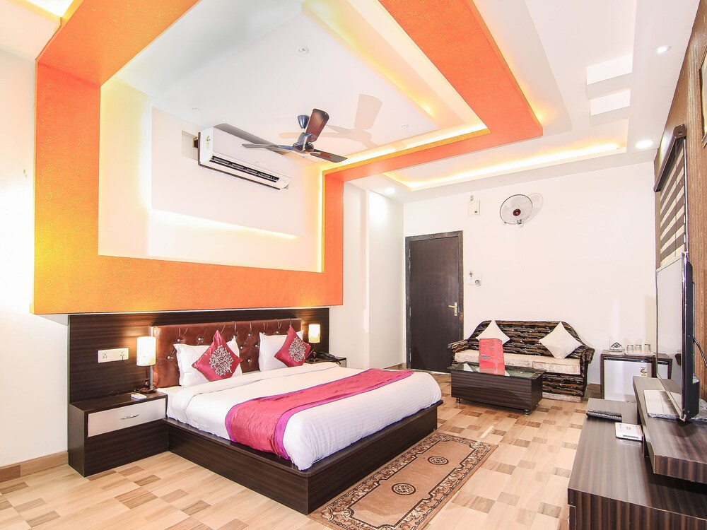Oyo 15422 Shiva Inn — hotel in Unnao