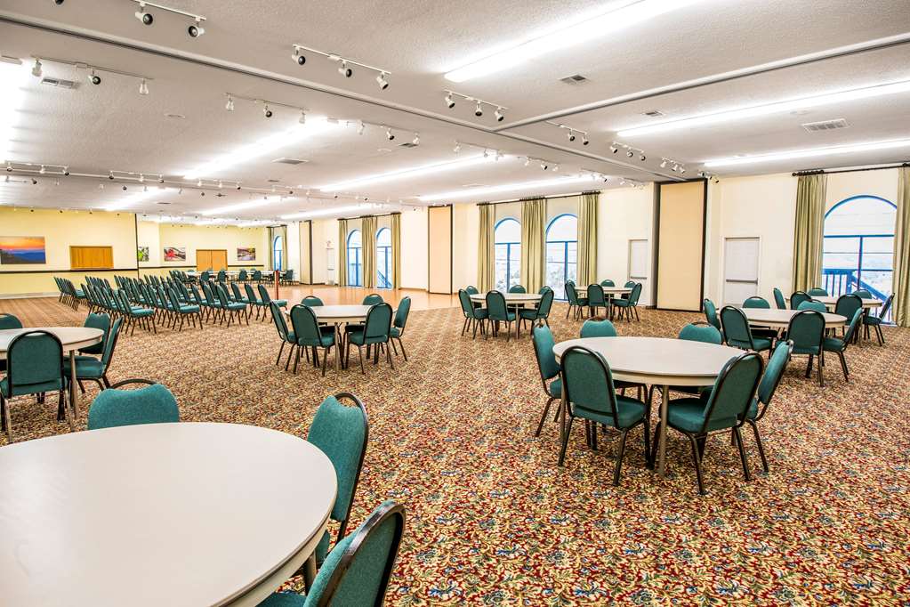 AmericInn by Wyndham Branson & Conference Center - photo 46
