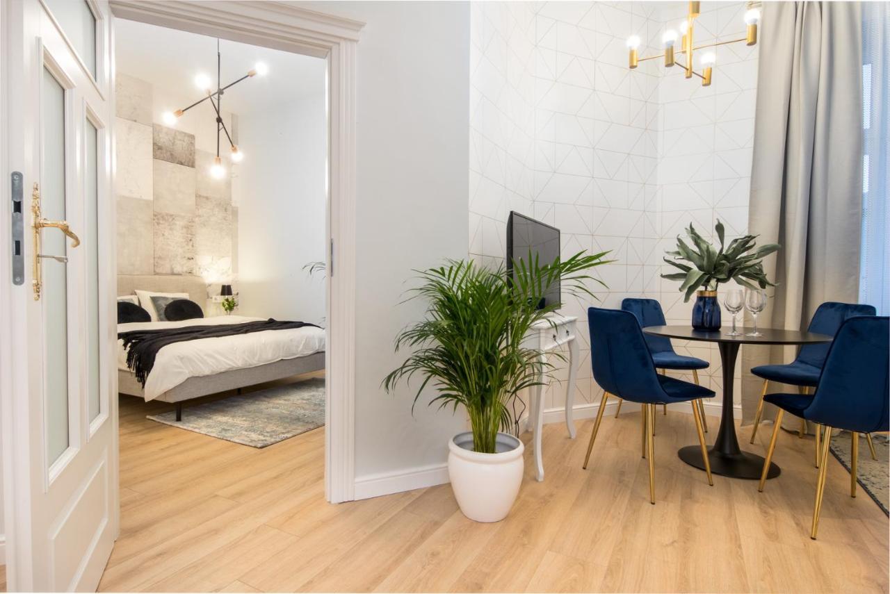 Househost Apartment: Starowislna Street 36 27 — 4-Star Luxury Hotel in Krakow, Poland