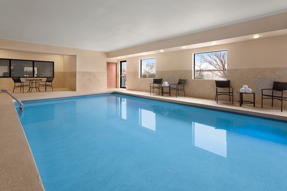 Holiday Inn Express Hotel & Suites Edmond by IHG - photo 40