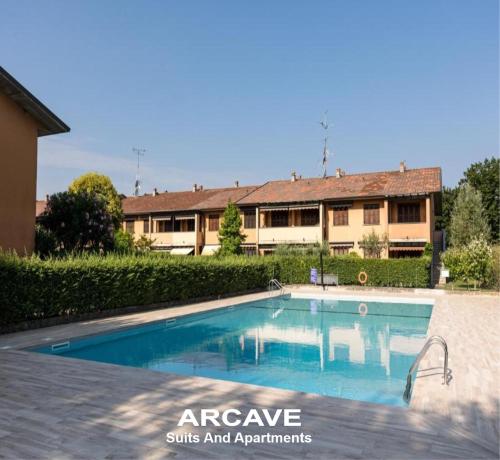 Edoard Luxury Apartment — 4-Star Luxury Hotel in Sirmione, Italy