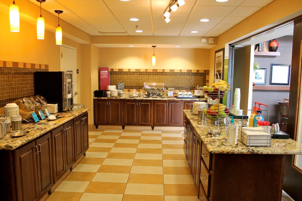 Hampton Inn & Suites Watertown - photo 80