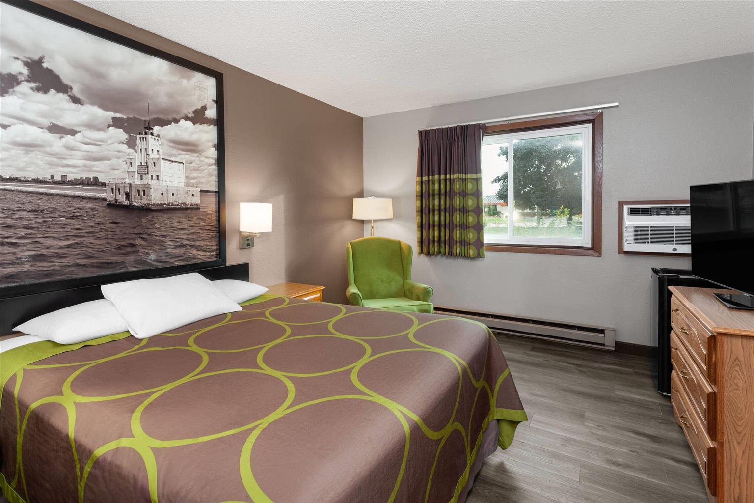 Super 8 by Wyndham Green Bay Near Stadium - photo 16