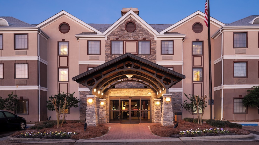 Staybridge Suites Jackson by IHG - carbon neutral hotel in Ridgeland