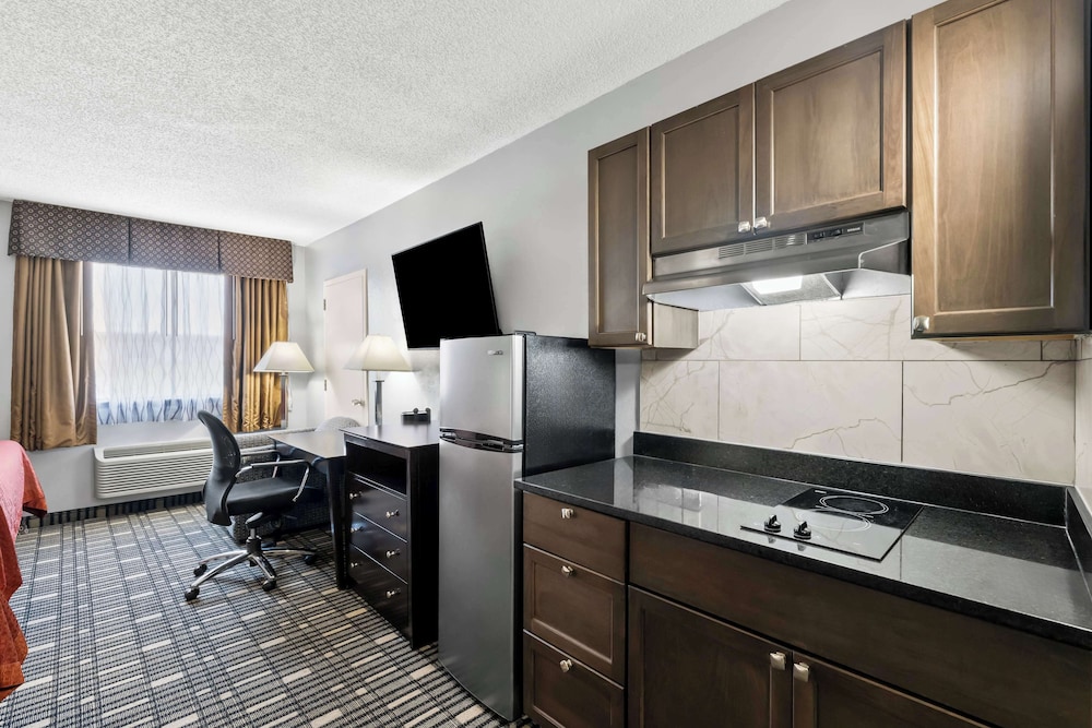 SureStay Plus Hotel by Best Western Lubbock Medical Center - photo 22