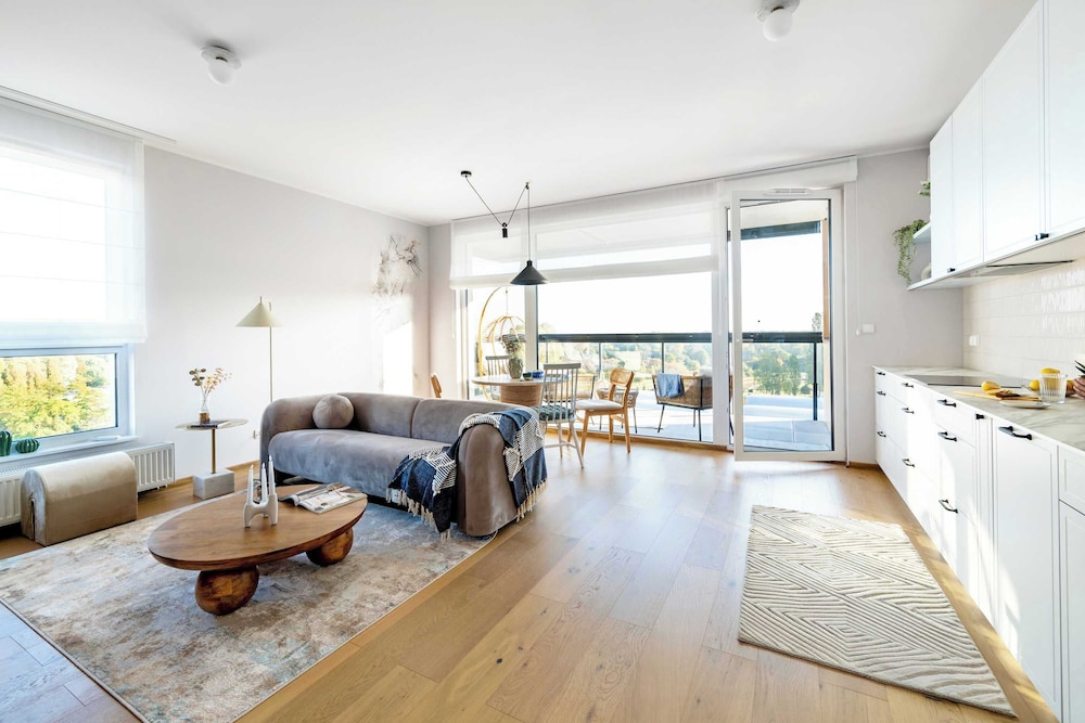 Elite Apartments Beachside Luxury with Balcony — 4-Star Luxury Hotel in Gdansk, Poland