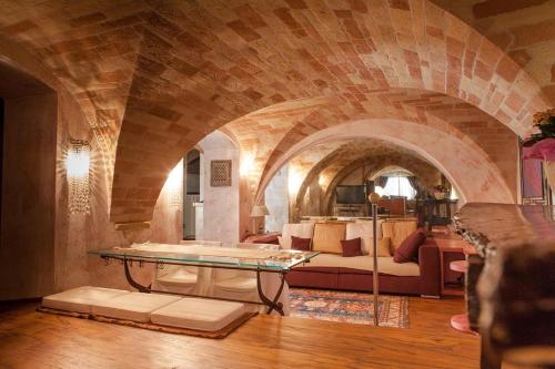 MarcheAmore Bottega di Giacomino for art lovers with private courtyard — 4-Star Luxury Hotel in Fermo, Italy