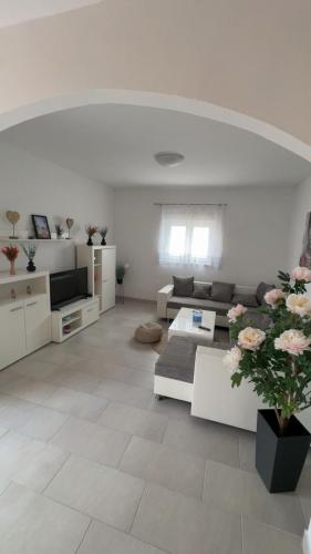 Silent And Close To Sea 1St Floor — 4-Star Luxury Hotel in Biograd Na Moru, Croatia