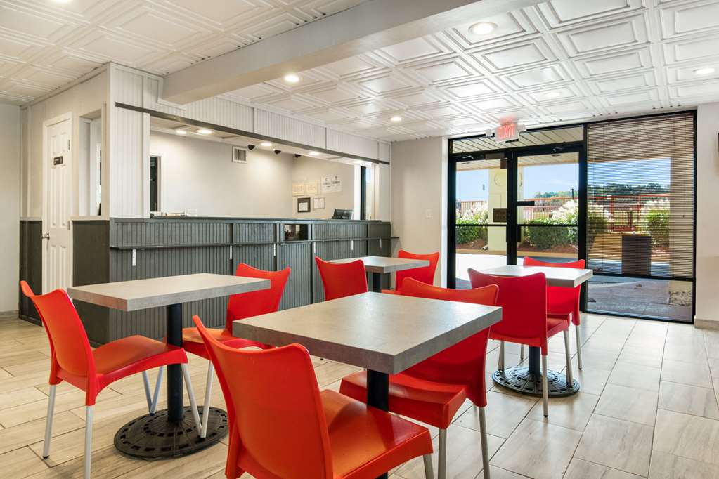 Econo Lodge Conyers - photo 6