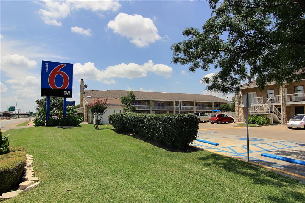 Motel 6 Austin TX Central Downtown UT - photo 3