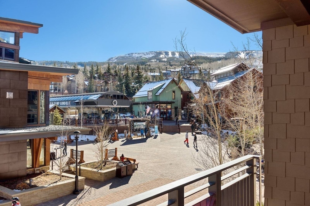 Luxury Ski in Ski out 3 Bedroom Mountain Resort Vacation Rental in the Heart of Snowmass Base Village - photo 14